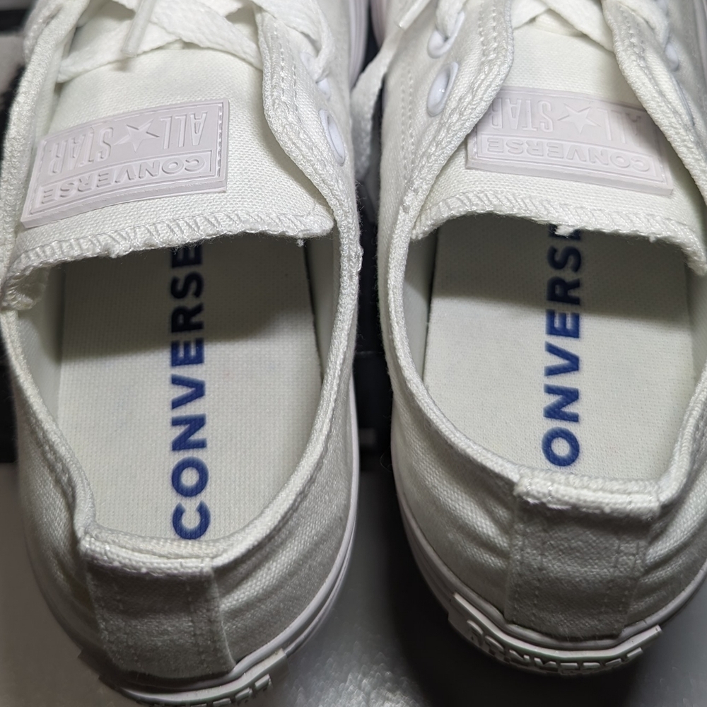 Converse Chuck Taylor All Star Canvas Sneakers . - Picture 8 of 15